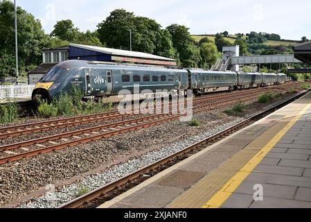 Intercity Express Train 2C79 the 14.55 Bristol Temple Meads to Penzance at Totnes station headed by power car No 800009. Stock Photo