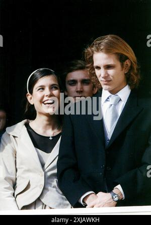 19-11-2006 Monaco Archivio Storico Olycom/LaPresse Pierre Rainier Stefano Casiraghi (La Colle, 5 settembre 1987) è l'ultimo dei tre figli di Carolina di Monaco e del suo secondo marito Stefano Casiraghi. Fratello di Andrea e Charlotte, è ottavo nella linea di successione al trono di Monaco. Nella Foto: Pierre Casiraghi e la principessa Charlotte, in piedi sul balcone durante la cerimonia della Festa Nazionale di Monaco al Palazzo di Monaco  In the Photo: Pierre Casiraghi and Princess Charlotte, standing on the balcony during the Monaco National Day ceremony at the Monaco Palace Stock Photo