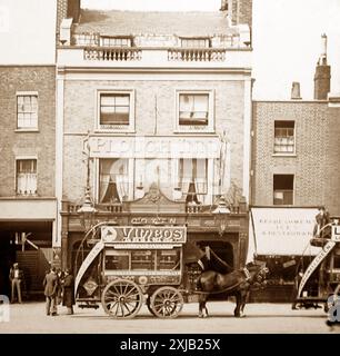 The Plough Inn and horse bus, The Pavement, Clapham, London, Victorian period Stock Photo