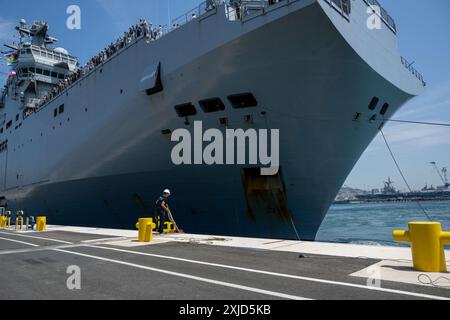 Toulon, France. 16th July, 2024. Docking of the Amphibious Helicopter Carrier (Porte Helicoptere Amphibie) (PHA) Tonnerre on return from the Mission Jeanne d'Arc in Toulon, France, July 16, 2024. Photo by Laurent Coust/ABACAPRESS.COM Credit: Abaca Press/Alamy Live News Stock Photo