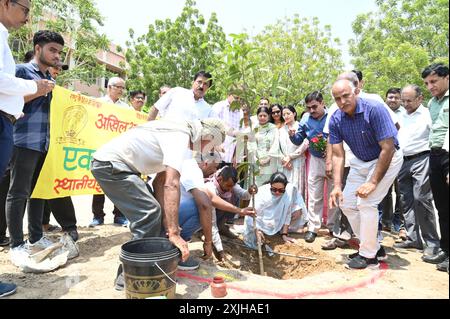 Bikaner, India. 18th July, 2024. BJP MLA Siddhi Kumari with the Government Dungar College staff during tree planting in Government Dungar College. (Photo by Dinesh Gupta/Pacific Press) Credit: Pacific Press Media Production Corp./Alamy Live News Stock Photo