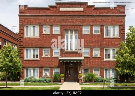 The Worthington Manor apartment building in downtown Fort Wayne, Indiana, USA. Stock Photo