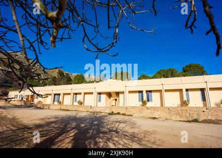 Galatzo refuge, dry stone path, GR221, Calvia, Natural area of the Serra de Tramuntana., Majorca, Balearic Islands, Spain Stock Photo