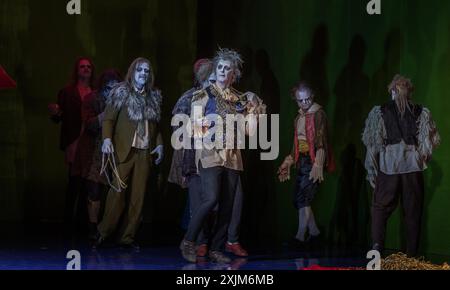 The Flying Dutchman, Wagner's first opera on the theme of his life: redemption in death through love, staged by Herbert Fritsch at the Komische Oper Stock Photo