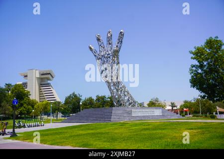 Sculpture for the Sheikh Tamim Bin Hamad Al Thani International Anti-Corruption Excellence Award at a park close to Sheraton Hotel on Doha's corniche Stock Photo