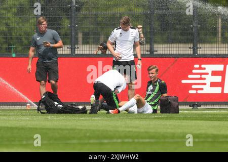 Rotterdam, Netherlands. 20th July, 2024. ROTTERDAM, NETHERLANDS - JULY 20: Injury of Christiaan Ravych of Cercle Brugge during the Pre Season Friendly match between Feyenoord and Cercle Brugge at Varkenoord on July 20, 2024 in Rotterdam, Netherlands. (Photo by Hans van der Valk/Orange Pictures) Credit: Orange Pics BV/Alamy Live News Stock Photo