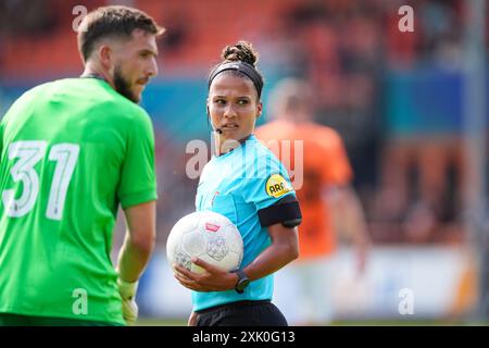 Volendam, Netherlands. 20th July, 2024. VOLENDAM, NETHERLANDS - JULY 20: Shona Shukrula referee looks on during the Preseason match between FC Volendam and KMSK Deinze at Kras Stadion on July 20, 2024 in Volendam, Netherlands. (Photo by Jan Mulder/Orange Pictures) Credit: Orange Pics BV/Alamy Live News Stock Photo