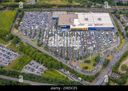 Luftbild, Duisburg-Nord, Ikea Möbelmarkt und Trödelmarkt auf dem Parkplatz, Flohmarkt Marktstände, Beeck, Duisburg, Ruhrgebiet, Nordrhein-Westfalen, Deutschland ACHTUNGxMINDESTHONORARx60xEURO *** Aerial view, Duisburg North, Ikea furniture market and flea market on the parking lot, flea market market stalls, Beeck, Duisburg, Ruhr area, North Rhine-Westphalia, Germany ACHTUNGxMINDESTHONORARx60xEURO Stock Photo