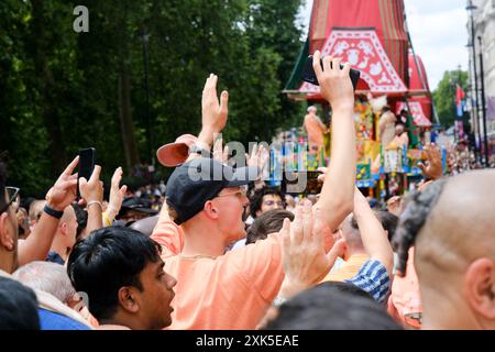 Piccadilly, London, UK. 21st July 2024. Devotees of Hare Krishna and the  London Ratha-yatra procession. Credit: Matthew Chattle/Alamy Live News Stock Photo