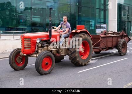 Ballymena, Northern Ireland - July 19th, 2024: Vintage Tractor Rally, red Zetor 4011 diesel with trailer. Concept retro, design, farming, rural Stock Photo