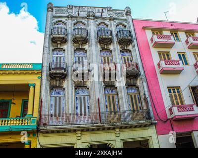 Cuban Architecture: Beautiful Old Spanish Colonial Style Building in ...