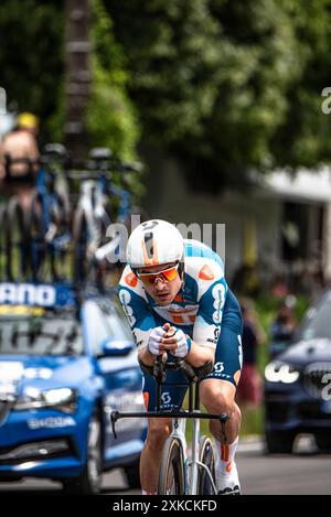 Bram Welten of TEAM DSM-FIRMENICH POSTNL cycling in the Tour de France TT (Time Trial), between Nuits-Saints-Georges and Gevrey-Chamertain, 05/07/24. Stock Photo