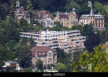 RECORD DATE NOT STATED Sanierungsbedürftige Eduard-Mörike-Seniorenwohnanlage an der Karlshöhe in Stuttgart-Süd. // 19.07.2024: Stuttgart, Baden-Württemberg, Deutschland, *** Eduard Mörike retirement home in need of renovation at Karlshöhe in Stuttgart Süd 19 07 2024 Stuttgart, Baden Württemberg, Germany, Stock Photo