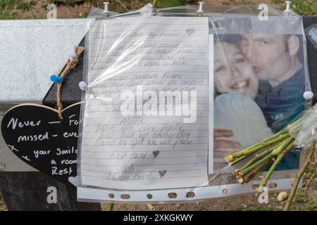 Westcliff on Sea, UK. 23rd Jul, 2024. Floral tributes and messages left at Hamlet Court Road car park following a fatal stabbing. Gary Hindle, 53, passed away on evening of the 18th July at the scene and a second victim was taken to hospital with serious injuries following the attack. A 55-year-old man, Barry Mooney has been charged with murder, attempted murder, and possession of a bladed or pointed article. Penelope Barritt/Alamy Live News Stock Photo