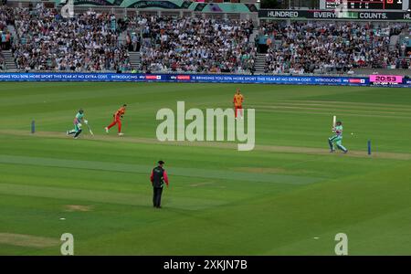 Oval Invincibles Sam Billings (right) batting during The Hundred men's match at The Kia Oval, London. Picture date: Tuesday July 23, 2024. Stock Photo