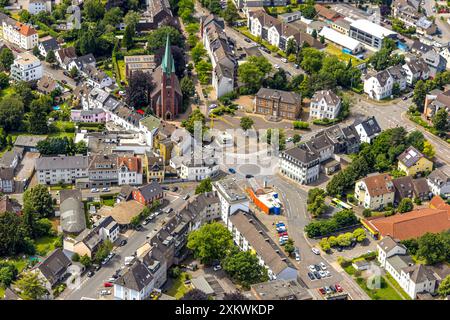 Luftbild, Stadtzentrum Heißen mit Kreisverkehr, Heißen-Kirche, Heißen - Mitte, Mülheim an der Ruhr, Ruhrgebiet, Nordrhein-Westfalen, Deutschland ACHTUNGxMINDESTHONORARx60xEURO *** Aerial view, Heißen city center with traffic circle, Heißen church, Heißen center, Mülheim an der Ruhr, Ruhr area, North Rhine-Westphalia, Germany ATTENTIONxMINDESTHONORARx60xEURO Stock Photo