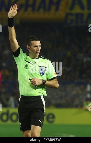 Uruguayan referee Andres Matonte gestures during the Copa Sudamericana match between Argentina's  Boca Juniors and Ecuador’s Independiente del Valle at La Bombonera stadium in Buenos Aires on July 24, 2024. Stock Photo