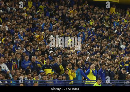 Boca Juniors supporters cheer for their team during the Copa Sudamericana match between Argentina s Boca Juniors and Ecuadors Independiente del Valle at La Bombonera stadium in Buenos Aires on July 24, 2024 BUENOS AIRES ARGENTINA Copyright: xALEJANDROxPAGNIx Stock Photo