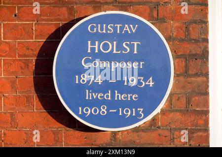 Gustav Holst blue plaque on the wall of 10, The Terrace, Barnes. London. Georgian house that once belonged to the composer. (138) Stock Photo