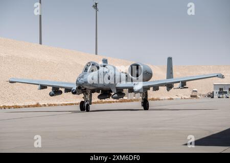 An A-10 Thunderbolt II assigned to the 107th Expeditionary Fighter Squadron deployed from Michigan’s Selfridge Air National Guard Base taxis at an und Stock Photo