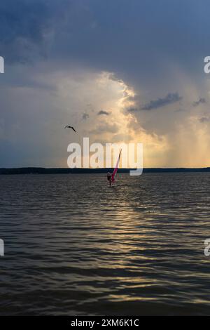 Jinsiy aloqa tushib ketdi Paypoqdagi kotibaning jinsiy aloqa videosi