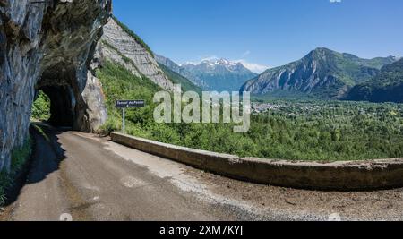 Balcony road from Bourg d'oisans to Villard Notre Dame, French Alps. Stock Photo