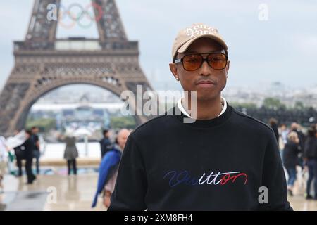 Paris, France. 26th July, 2024. Olympia, Paris 2024, opening ceremony of the Summer Olympics, Credit: Christophe Petit-Tesson/epa-Pool/dpa/Alamy Live News Stock Photo