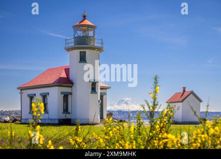 The Point Robinson Light is an operational aid to navigation and historic lighthouse on Puget Sound, located at Point Robinson, Maury Island. Stock Photo