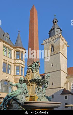 Old Anger Fountain built in 1890 with sculptures, historic building and Gothic Wigberti Church, column, obelisk, fountain, Anger, St Wigbert, Erfurt Stock Photo