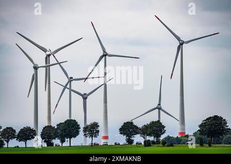 Wind farm east of Paderborn, on the B64 federal highway, North Rhine-Westphalia, Germany Stock Photo