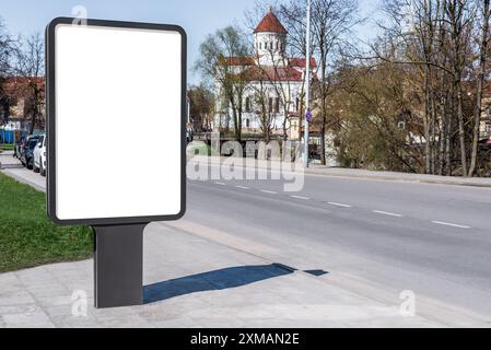 Photo Blank White Mockup Of Street Advertising Billboard In Front Of City Background Stock Photo