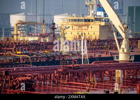 The crude oil tanker HOJO, in the seaport of Rotterdam, in the petroleum harbour, Europoort, deck superstructures, pipelines, Rotterdam, Netherlands Stock Photo