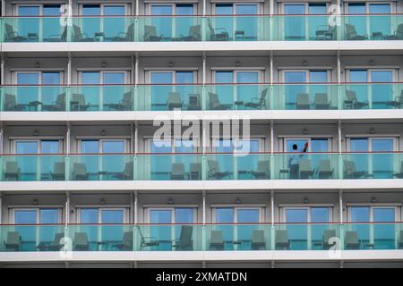 Cruise ship Iona of the British shipping company P&O Cruises, the largest cruise ship ever built in Germany, 17 passenger decks, 2600 cabins for 5200 Stock Photo