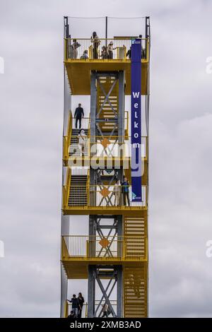 Temporary observation tower at the historic Binnenhof, during renovation work, seat of the Dutch government, in the city centre of The Hague Stock Photo