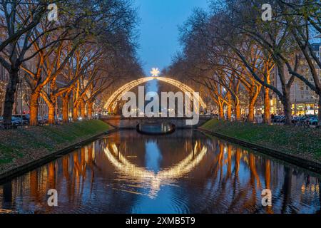 Koenigsallee, Koe, elegant shopping street in the city centre of Duesseldorf, arc of light over the city canal, Christmas time, North Stock Photo