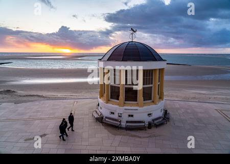 Music pavilion on the beach promenade, North Sea island of Borkum, sunset, East Frisia, Lower Saxony, Germany Stock Photo