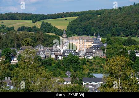 Bad Berleburg, in the district of Siegen-Wittgenstein, Rothaargebirge, Sauerland, upper town, with Berleburg Castle, North Rhine-Westphalia, Germany Stock Photo