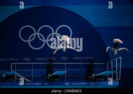 HENTSCHEL Lena, MUELLER Jette (Deutschland), FRA, Olympische Spiele Paris 2024, Turmspringen, 3 Meter Synchronspringen Damen, Finale, 27.07.2024  Foto: Eibner-Pressefoto/Michael Memmler Stock Photo