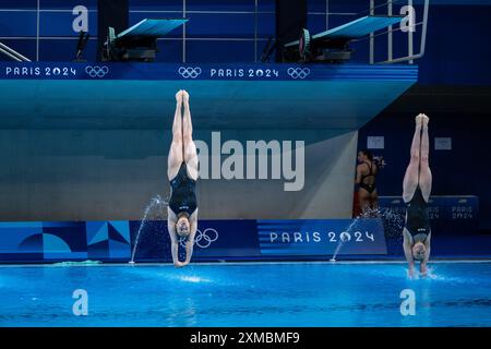 HENTSCHEL Lena, MUELLER Jette (Deutschland), FRA, Olympische Spiele Paris 2024, Turmspringen, 3 Meter Synchronspringen Damen, Finale, 27.07.2024  Foto: Eibner-Pressefoto/Michael Memmler Stock Photo