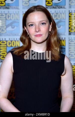 Morfydd Clark beim Photocall zur 2. Staffel der Amazon Prime Video Serie The Lord of the Rings: The Rings of Power / Der Herr der Ringe: Die Ringe der Macht auf der San Diego Comic-Con International 2024 im Hilton Bayfront Hotel. San Diego, 26.07.2024 *** Morfydd Clark at the photocall for season 2 of the Amazon Prime Video series The Lord of the Rings The Rings of Power The Lord of the Rings The Rings of Power at the San Diego Comic Con International 2024 at the Hilton Bayfront Hotel San Diego, 26 07 2024 Foto:xD.xStarbuckx/xFuturexImagex rings 4703 Stock Photo