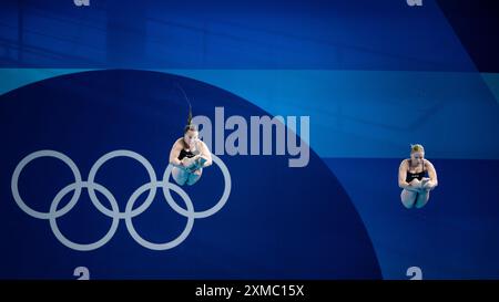 HENTSCHEL Lena, MUELLER Jette (Deutschland), FRA, Olympische Spiele Paris 2024, Turmspringen, 3 Meter Synchronspringen Damen, Finale, 27.07.2024  Foto: Eibner-Pressefoto/Michael Memmler Stock Photo