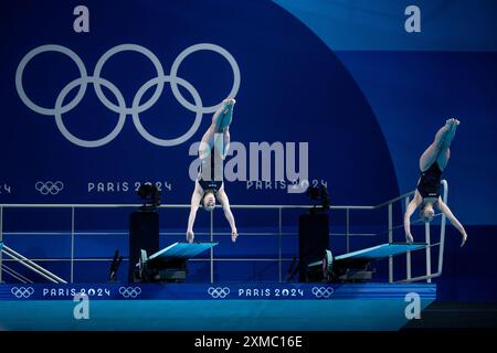 HENTSCHEL Lena, MUELLER Jette (Deutschland), FRA, Olympische Spiele Paris 2024, Turmspringen, 3 Meter Synchronspringen Damen, Finale, 27.07.2024  Foto: Eibner-Pressefoto/Michael Memmler Stock Photo