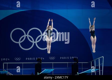 HENTSCHEL Lena, MUELLER Jette (Deutschland), FRA, Olympische Spiele Paris 2024, Turmspringen, 3 Meter Synchronspringen Damen, Finale, 27.07.2024  Foto: Eibner-Pressefoto/Michael Memmler Stock Photo