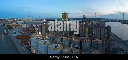 Aerial view of the Cargill food product supplier’s refinery operation at Brocklebank Dock Liverpool. Stock Photo