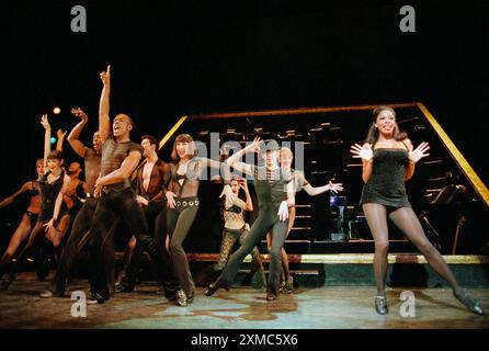 right: Nicola Hughes (Velma Kelly) in CHICAGO at the Adelphi Theatre, London WC2  12/1998  music: John Kander lyrics: Fred Ebb book: Fred Ebb & Bob Fosse design: John Lee Beatty choreography: Ann Reinking after Fosse director: Walter Bobbie Stock Photo