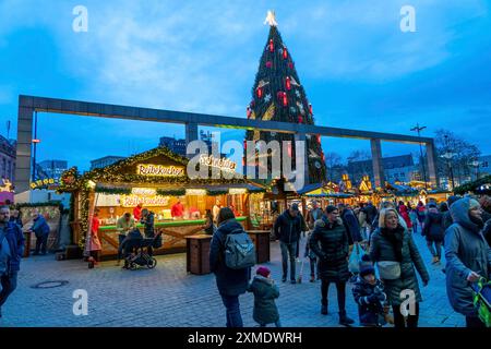 Christmas market in Dortmund, Hansaplatz, the market with the world's largest Christmas tree, North Rhine-Westphalia, Germany Stock Photo