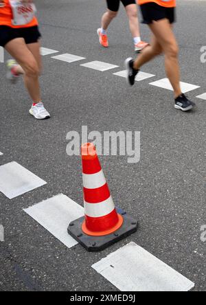 Athletics, running, runner, marathon, pylon, carriageway, pictogram ...
