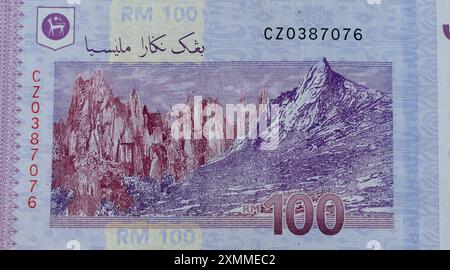 Malaysia 100 Ringgit Note Stock Photo - Alamy
