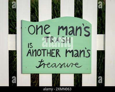 Cres, Croatia - October 23, 2022: One man's trash is another man's treasure sign at daylight Stock Photo