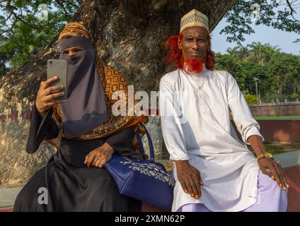 Portrait of a bangladeshi muslim couple, Khulna Division, Bagerhat, Bangladesh Stock Photo